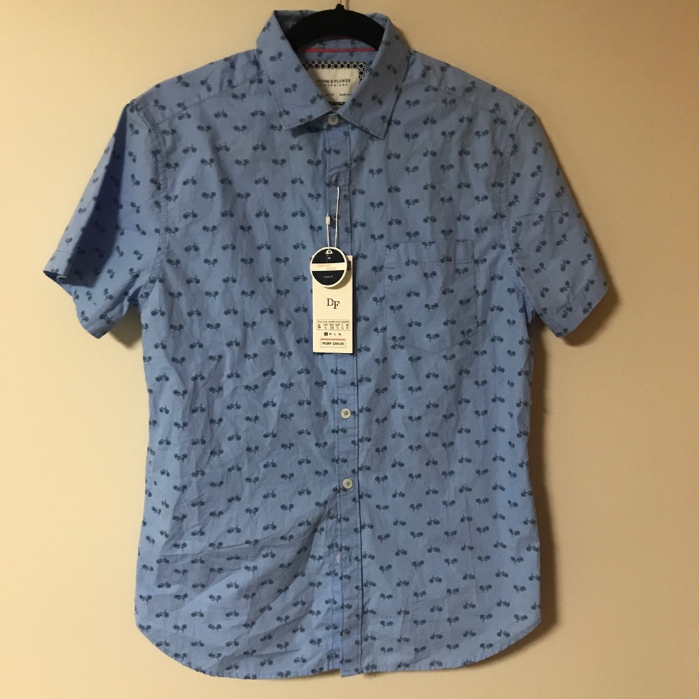 NWTs Denim & Flower short sleeve Button Up